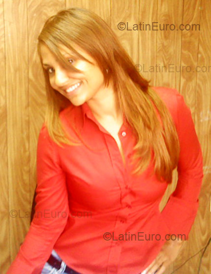 Date this stunning Dominican Republic girl Massiel from Bonao DO2049