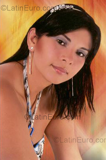 Date this voluptuous Colombia girl Enlly from Bogota CO1839