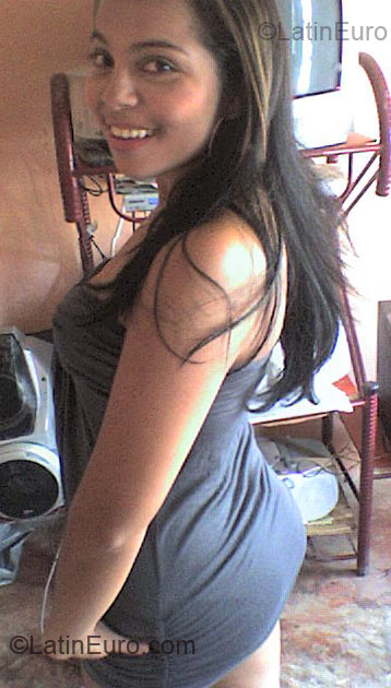 Date this hard body Colombia girl Johanna Paola from Barranquilla CO1916