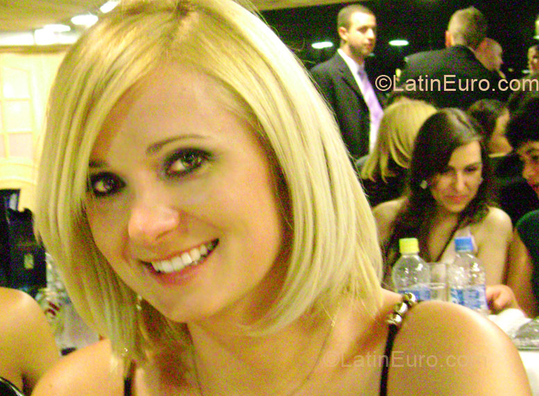 Date this cute Brazil girl Chelen from Curitiba BR1995