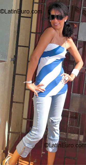 Date this gorgeous Colombia girl Maria Teresa from Barranquilla CO2032