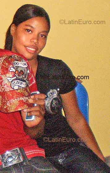Date this young Dominican Republic girl Maria Fernanda from Santo Domingo Este DO2451