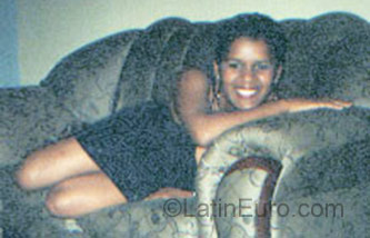 Date this happy Brazil girl Raquel from Santa Luzia BR2175