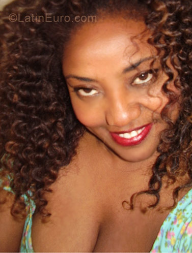 Date this nice looking Brazil girl TEKABRAND from Sao Paulo BR2203