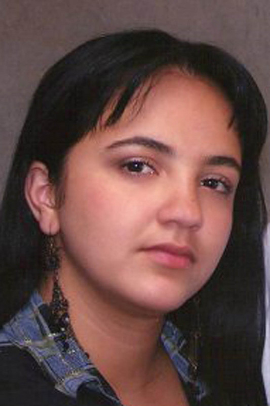 Date this good-looking United States girl Maira from Colombia US5079