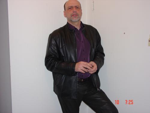 Date this hard body United States man Roger442 from springs US5098