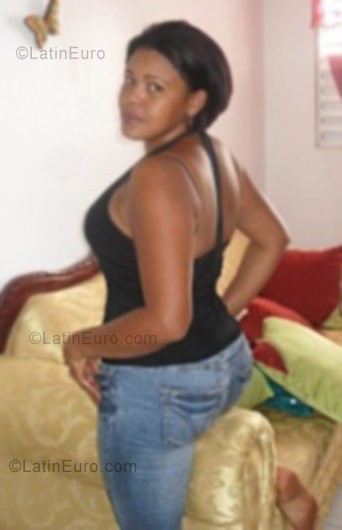 Date this voluptuous Dominican Republic girl Delfhy from Santiago DO3138