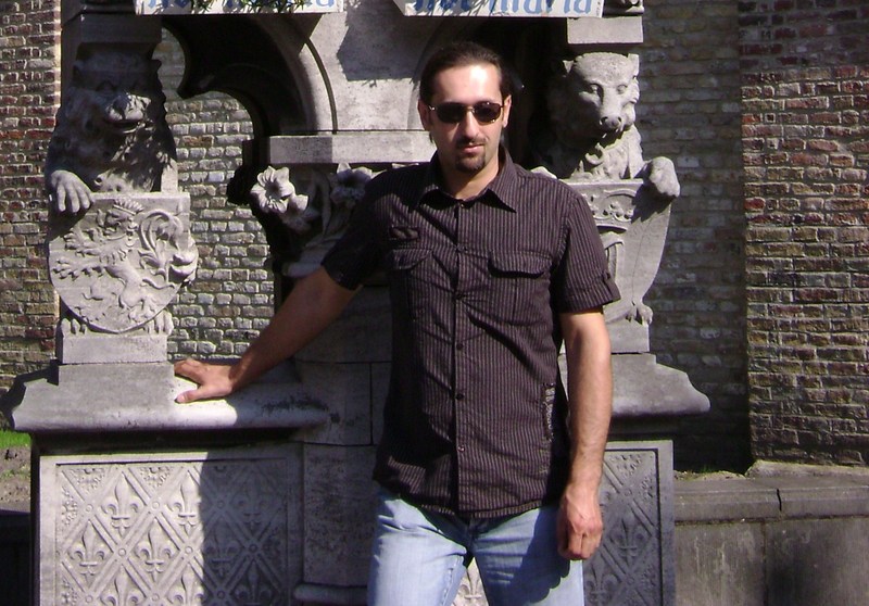 Date this funny Belgium man Light-my-fire from Brussels BE38