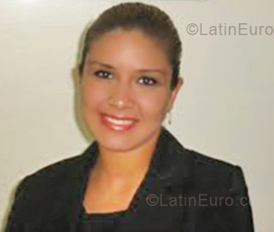 Date this fun Brazil girl Jakeline from Vila Velha BR2264