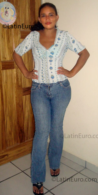Date this athletic Honduras girl Zenaida from San Pedro Sula HN75