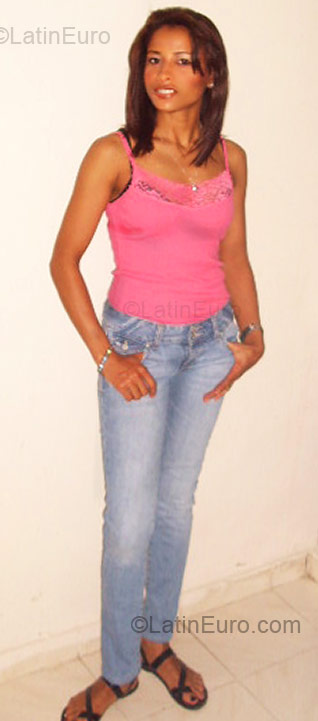 Date this sensual Dominican Republic girl Medranis from Santiago DO3497