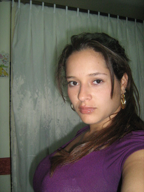 Date this attractive Colombia girl Nanita from Cali CO3055