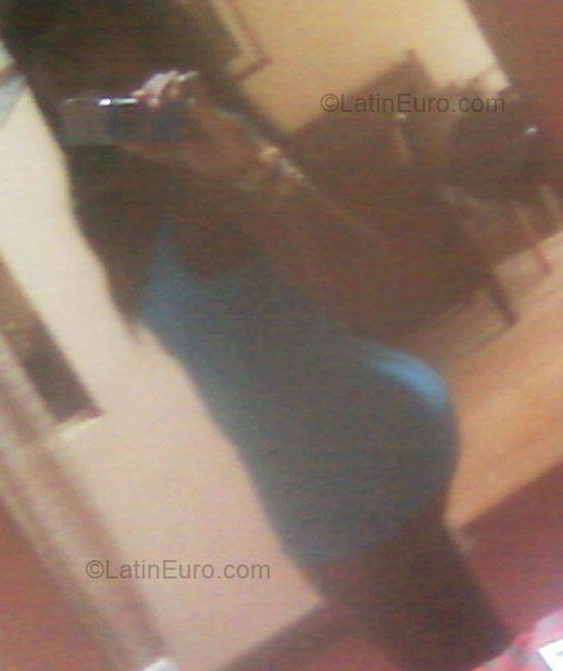 Date this voluptuous Colombia girl Luisabb from Cali CO3172