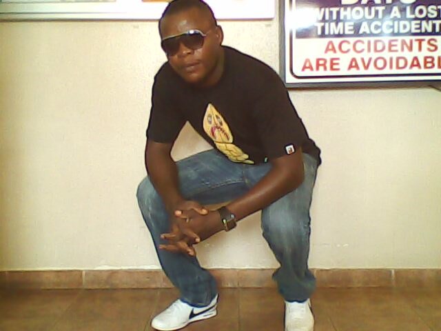 Date this young Angola man Estevao from Luanda AO6