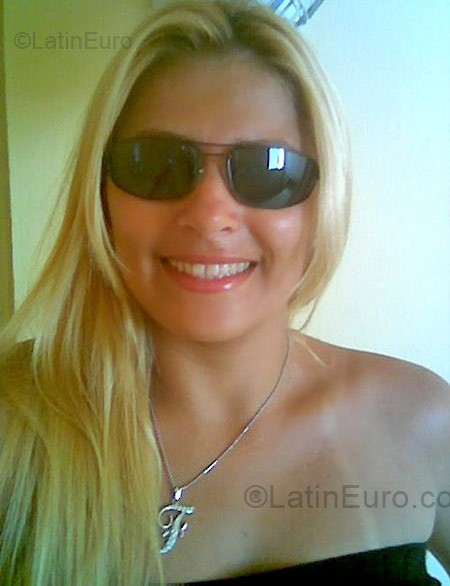 Date this exotic Brazil girl Fabizinha from Recife BR4387