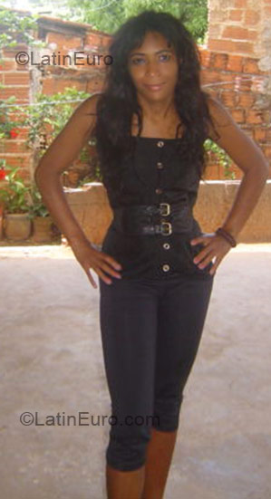 Date this delightful Brazil girl Vania from Goiania BR5153
