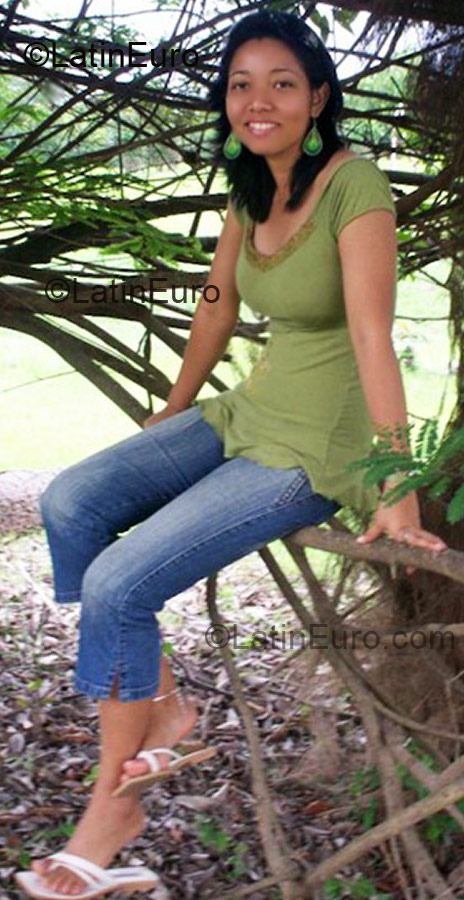 Date this cute Peru girl Luz victoria from Iquitos PE236