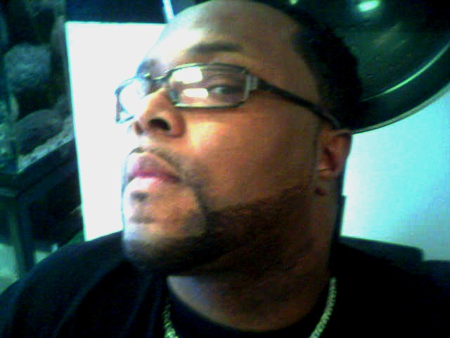 Date this tall United States man Moesta from Chicago US5674