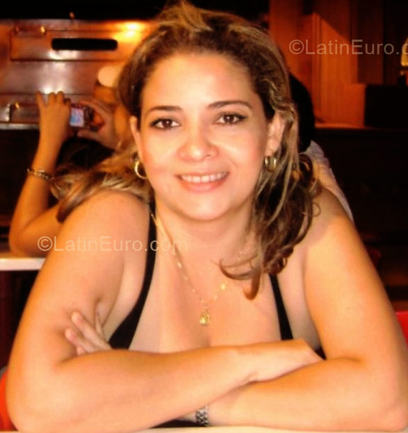 Date this stunning Colombia girl Lara from Cucuta CO3516