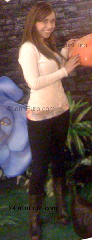 Date this cute Colombia girl Carolina from Bogota CO3566