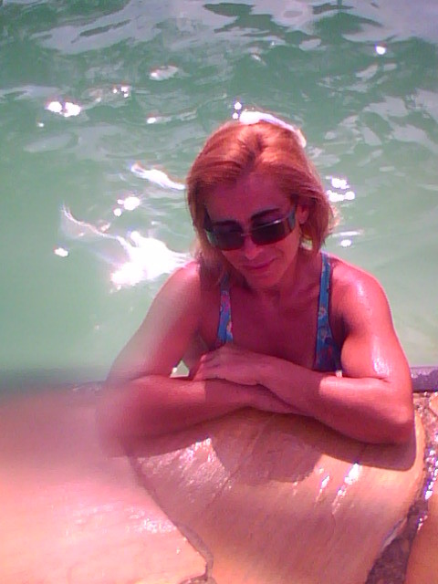 Date this delightful Brazil girl CarmemdecopaApe from Rio De Janeiro BR2707