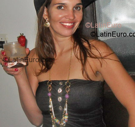 Date this beautiful Brazil girl Cacau from Ipatinga BR6369