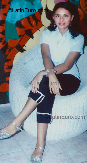Date this lovely Honduras girl Wendy from Choloma HN173