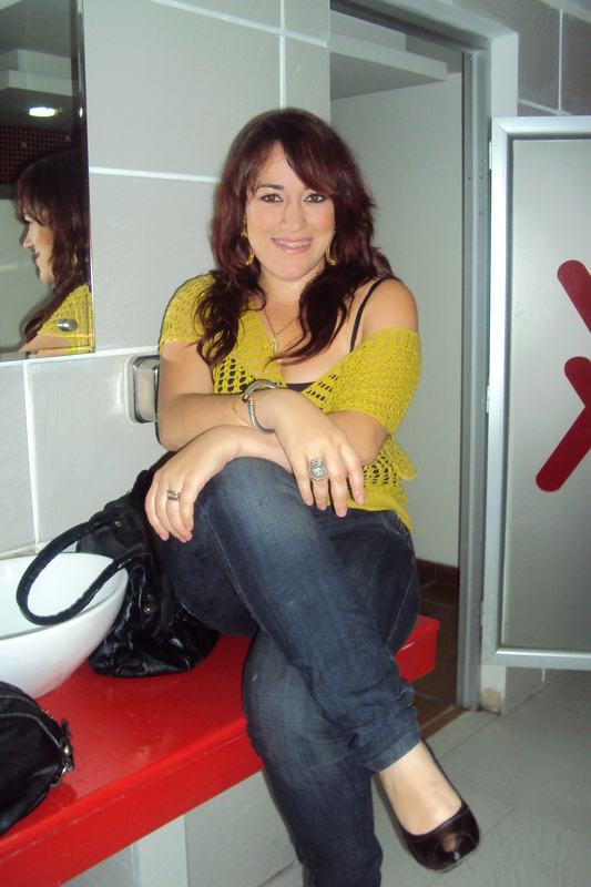 Date this georgeous Colombia girl YOJANA from Bogota CO3724