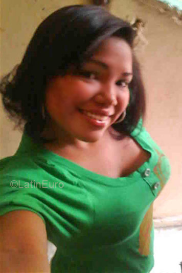 Date this georgeous Dominican Republic girl Cristina from Santo Domingo DO3952
