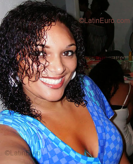 Date this beautiful Brazil girl Mandiita from Rio De Janeiro BR2852
