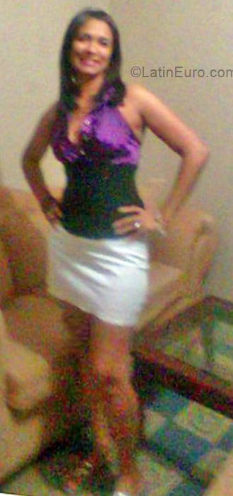Date this georgeous Dominican Republic girl Lucilenia from Santo Domingo VC3