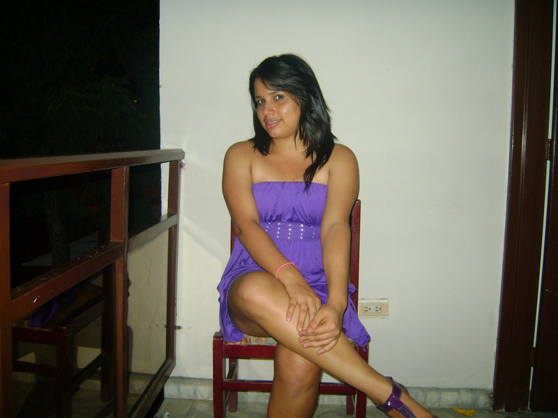 Date this funny Colombia girl Xiomara from Cali CO3975