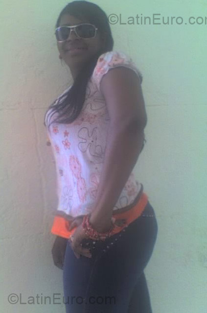 Date this sultry Dominican Republic girl Anairis from Santodgo DO4166