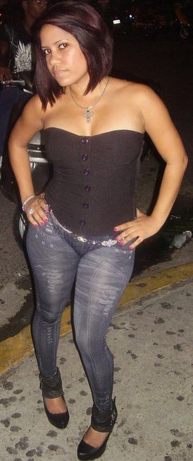 Date this hard body Dominican Republic girl Elba from Santo Domingo DO4181