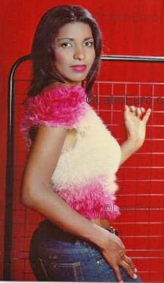 Date this exotic Brazil girl BRUNA from Belo Horizonte BR5956