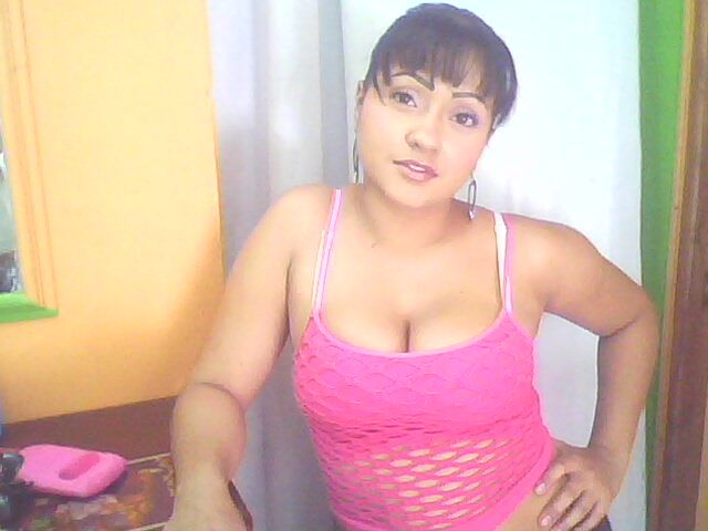 Date this foxy Colombia girl Yennifer from Medellin CO4191