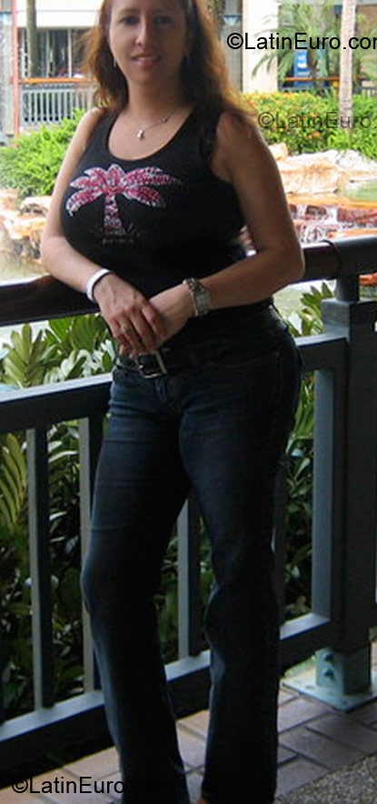 Date this young Colombia girl Alexandra from Bogota CO4200