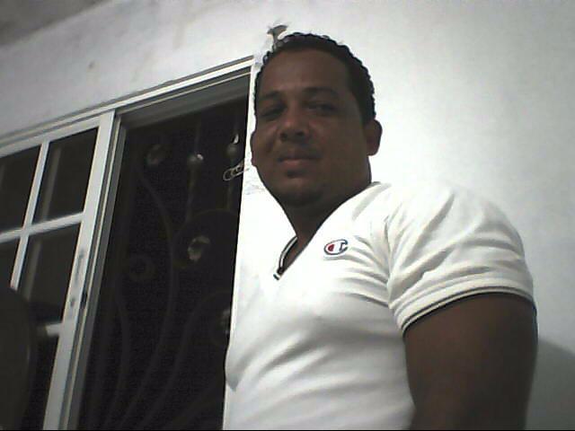 Date this attractive Dominican Republic man Oscar3000 from San Pedro De Macoris DO4275
