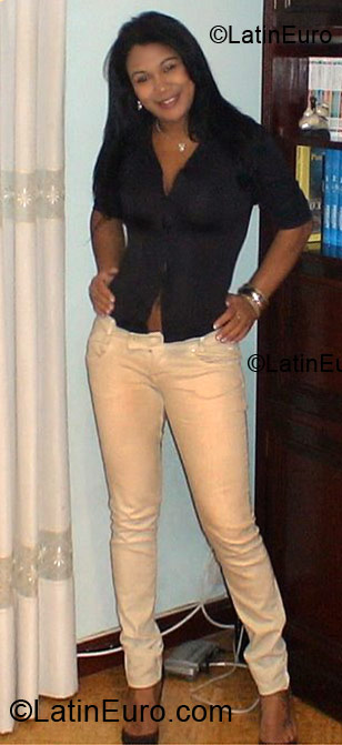Date this pretty Brazil girl Priscila Caroline from Belo Horizonte BR3074