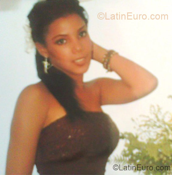 Date this gorgeous Dominican Republic girl Rosainy from Higuey DO4356