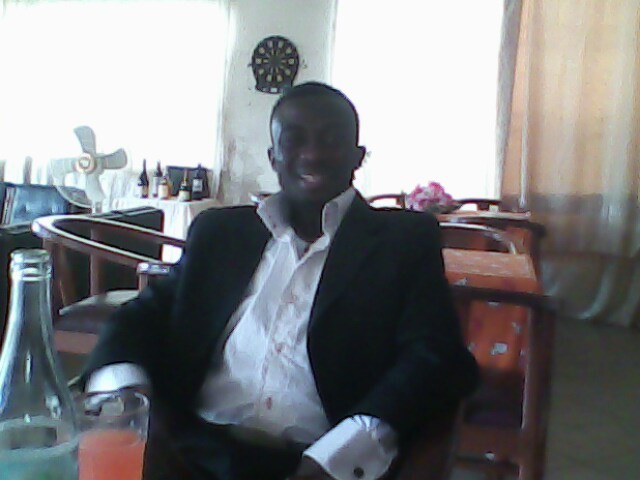 Date this charming Cameroon man Lariosenores from Buea CM78