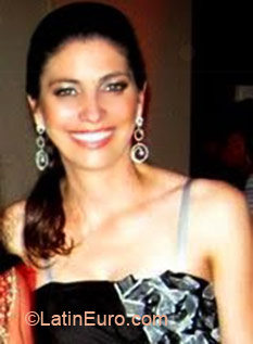 Date this voluptuous Brazil girl Indi from Curitiba BR5914
