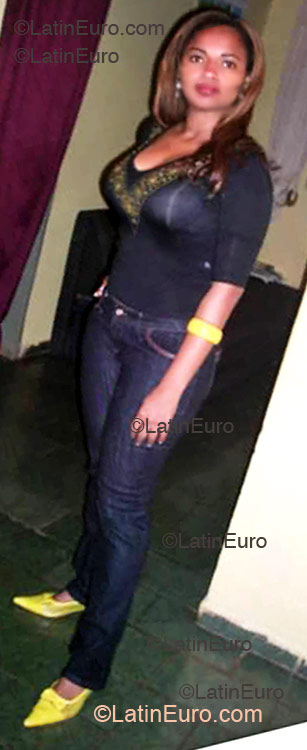 Date this gorgeous Brazil girl Keila from Goiania BR5773