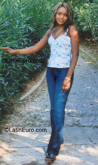 Date this charming France girl Zergan from Montpellier FR159