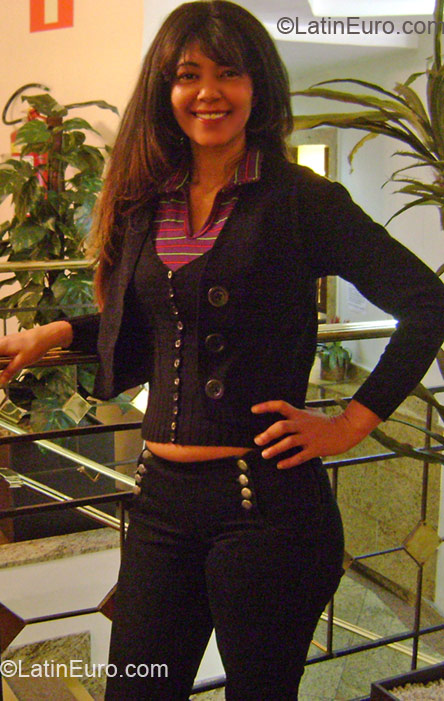 Date this attractive Brazil girl Magda from Patos de Minas BR3190