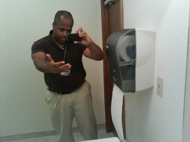 Date this happy United States man Bestillknow from Salt Lake City US6326