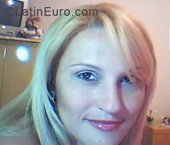 Date this beautiful Brazil girl Sheila from Lencois Paulista BR4334