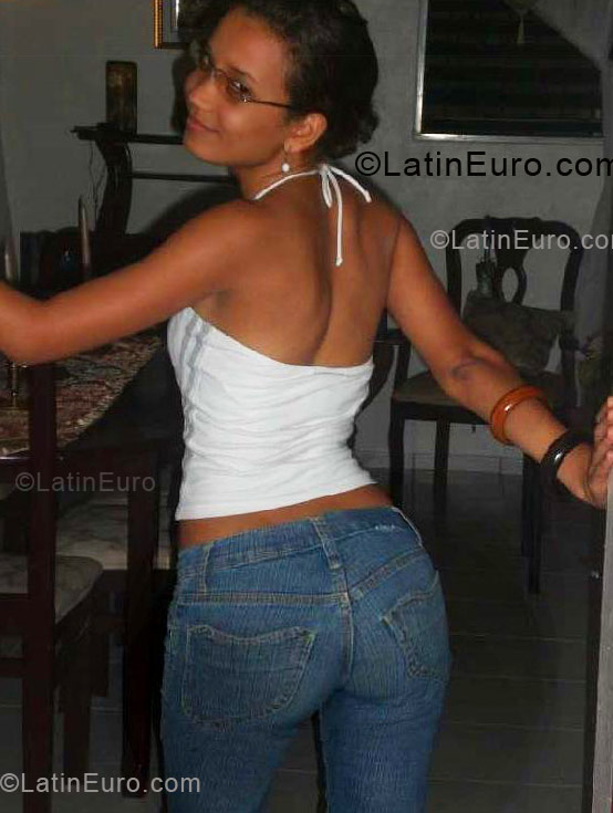 Date this beautiful Dominican Republic girl Maria from Santo Domingo DO4535