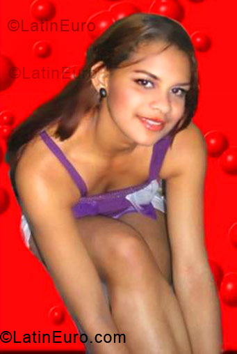 Date this good-looking Dominican Republic girl Vianna vanessa from Santiago DO4566