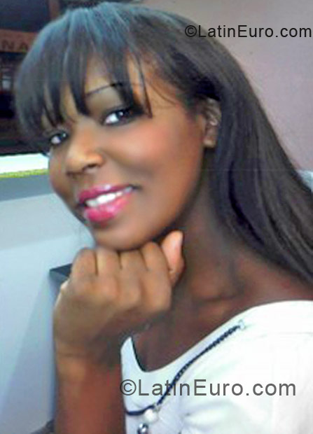 Date this happy Colombia girl Hel from Cali CO6533